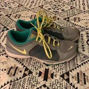 Nike shoes training flex size 8 very nice